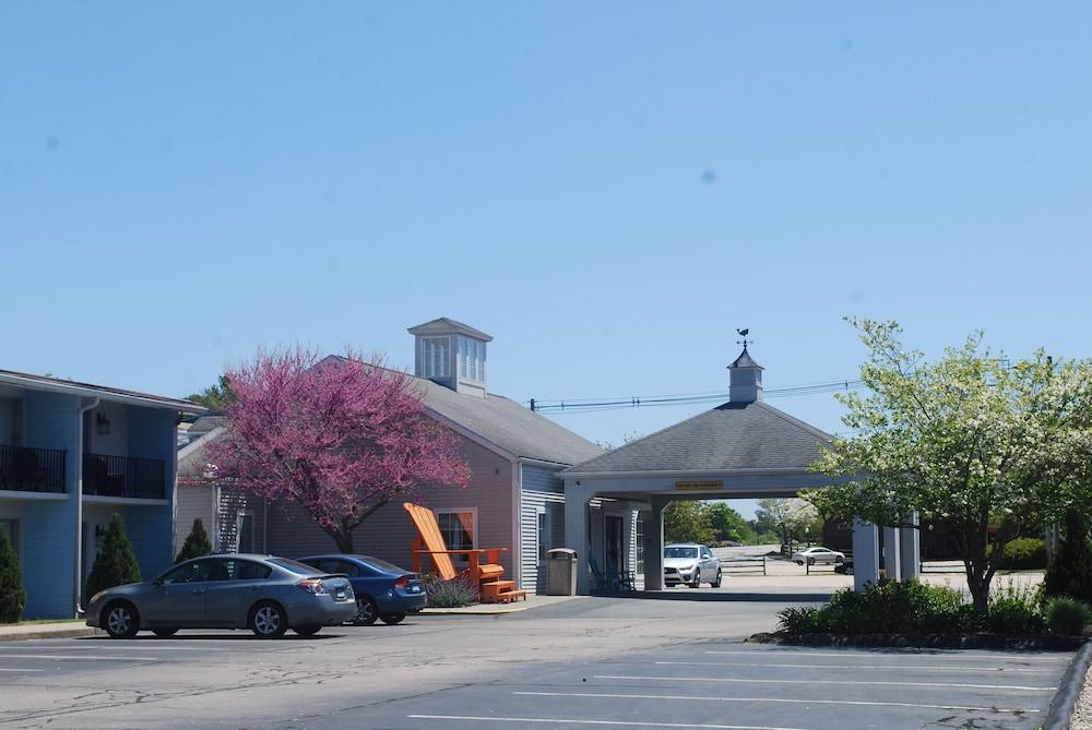 Howard Johnson By Wyndham Mystic Exterior photo