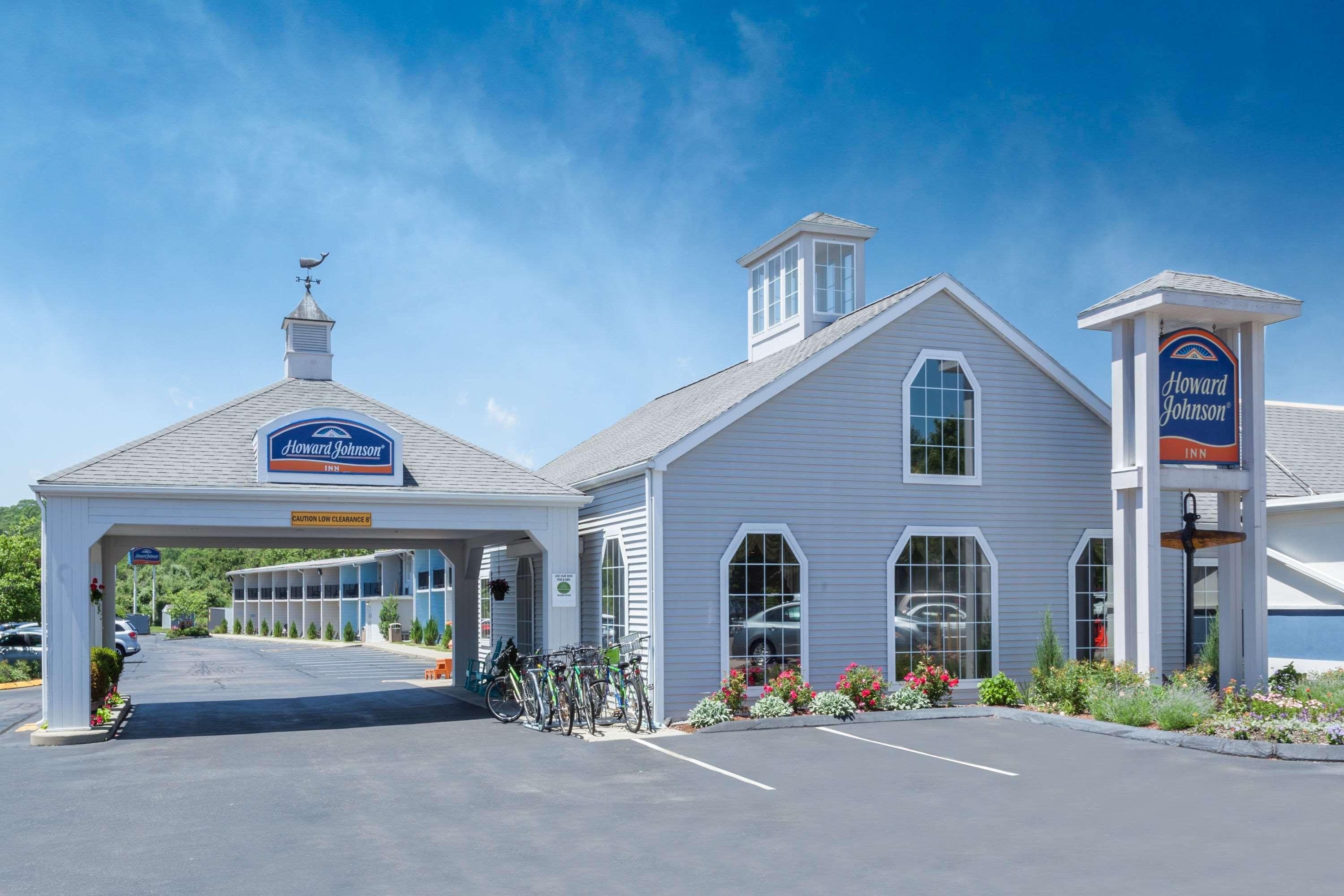 Howard Johnson By Wyndham Mystic Exterior photo