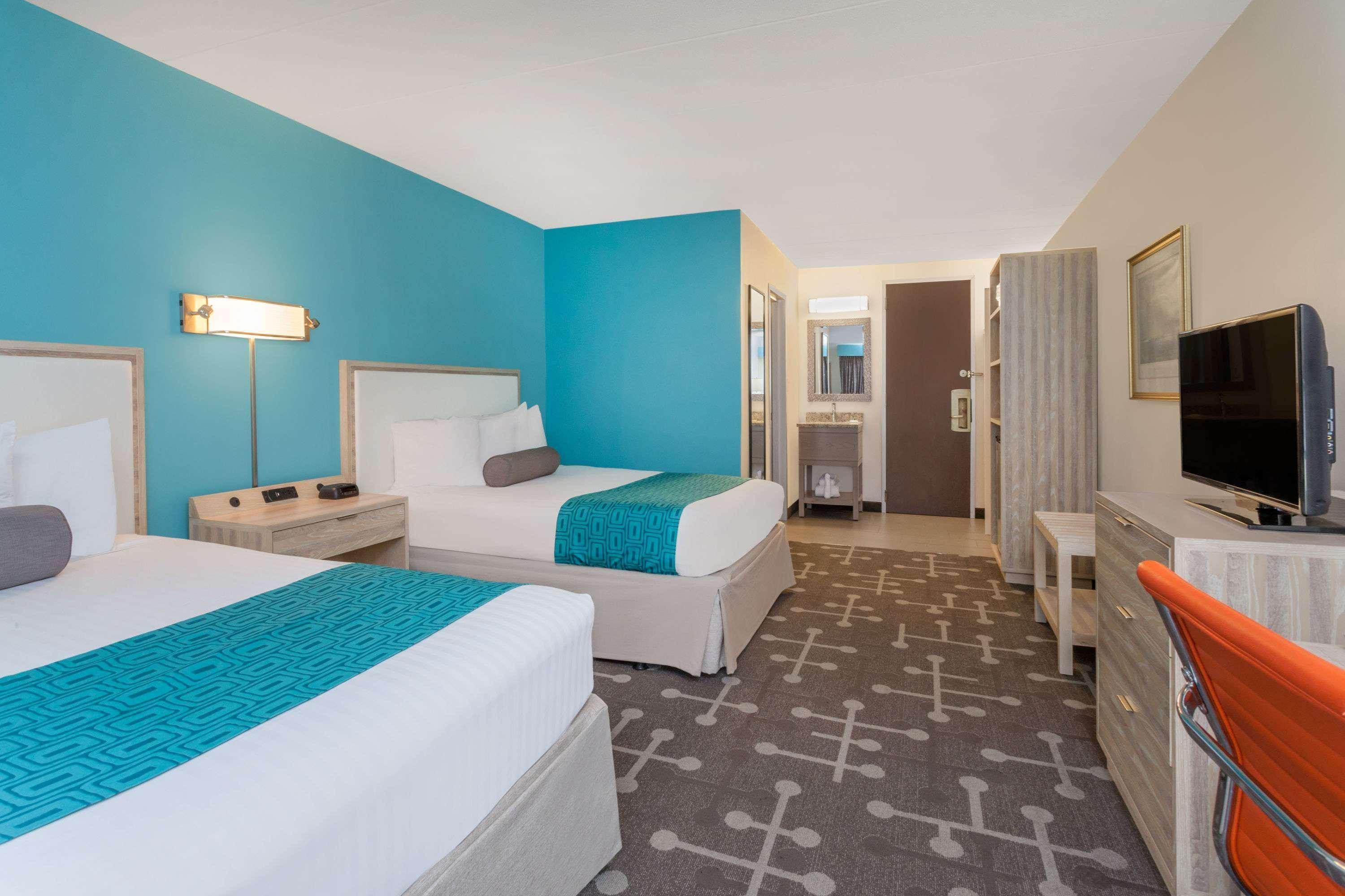 Howard Johnson By Wyndham Mystic Exterior photo