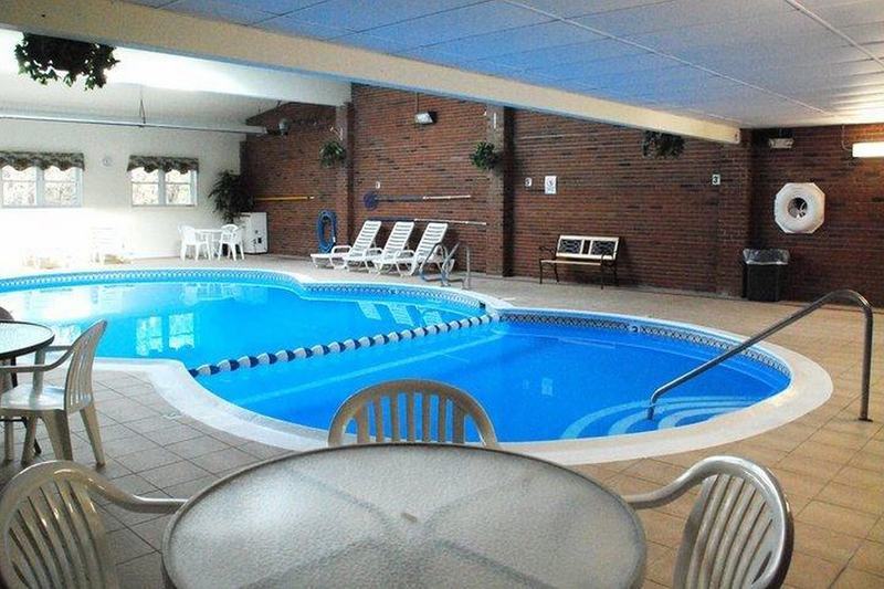 Howard Johnson By Wyndham Mystic Exterior photo