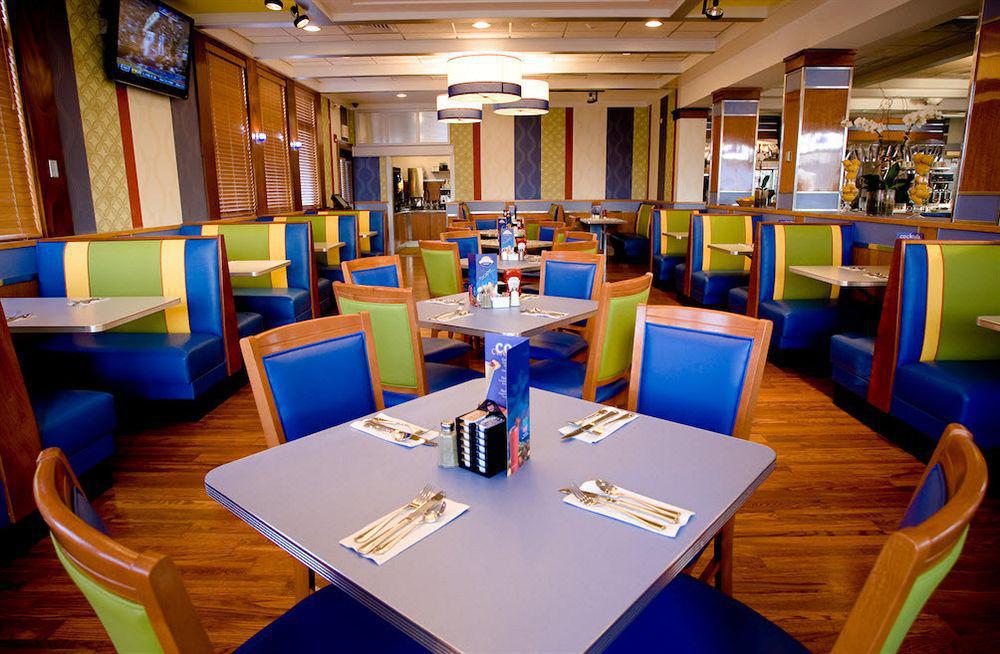 Howard Johnson By Wyndham Mystic Exterior photo